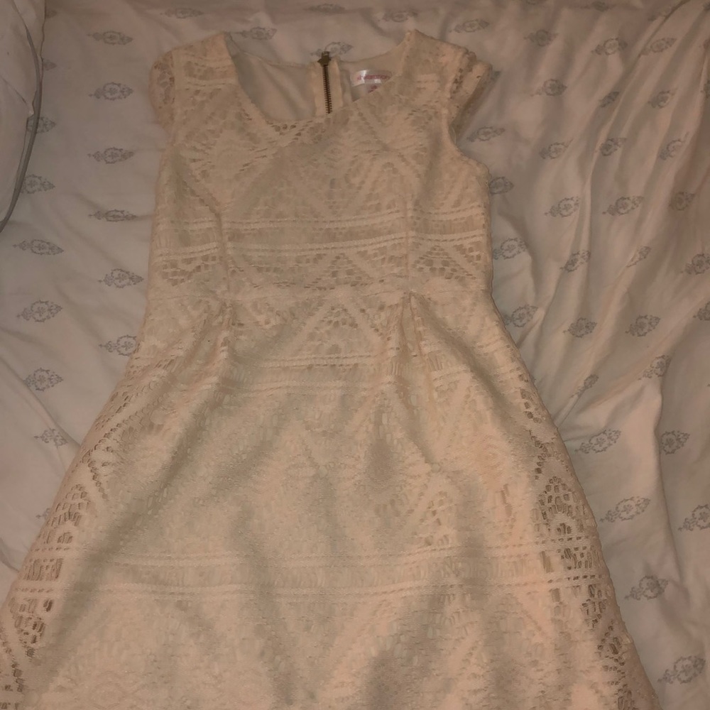 Children’s white patterned dress